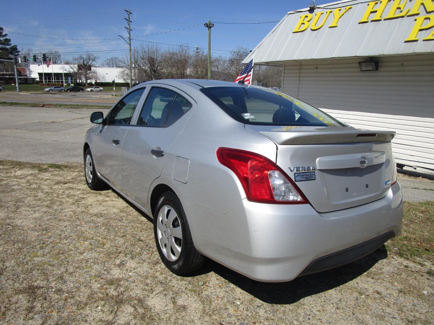 2015 Silver Nissan Versa 1.6 S 5M (3N1CN7AP9FL) with an 1.6L L4 DOHC 16V engine, 5-Speed Automatic transmission, located at 2553 Airline Blvd, Portsmouth, VA, 23701, (757) 488-8331, 36.813889, -76.357597 - Down Payment: $499 Weekly Payment: $90 APR: 23.9% Repayment Terms: 42 Months ***CALL ELIZABETH SMITH - DIRECTOR OF MARKETING @ 757-488-8331 TO SCHEDULE YOUR APPOINTMENT TODAY AND GET PRE-APPROVED RIGHT OVER THE PHONE*** - Photo#7